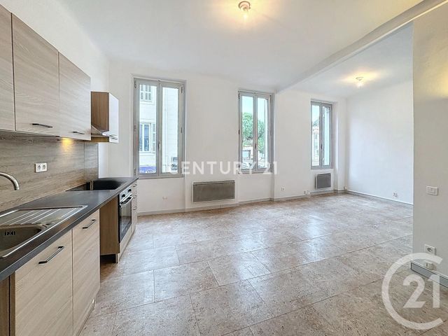 Appartement T3 à louer - 3 pièces - 73.34 m2 - AUBAGNE - 13 - PROVENCE-ALPES-COTE-D-AZUR - Century 21 Agence Beaumond